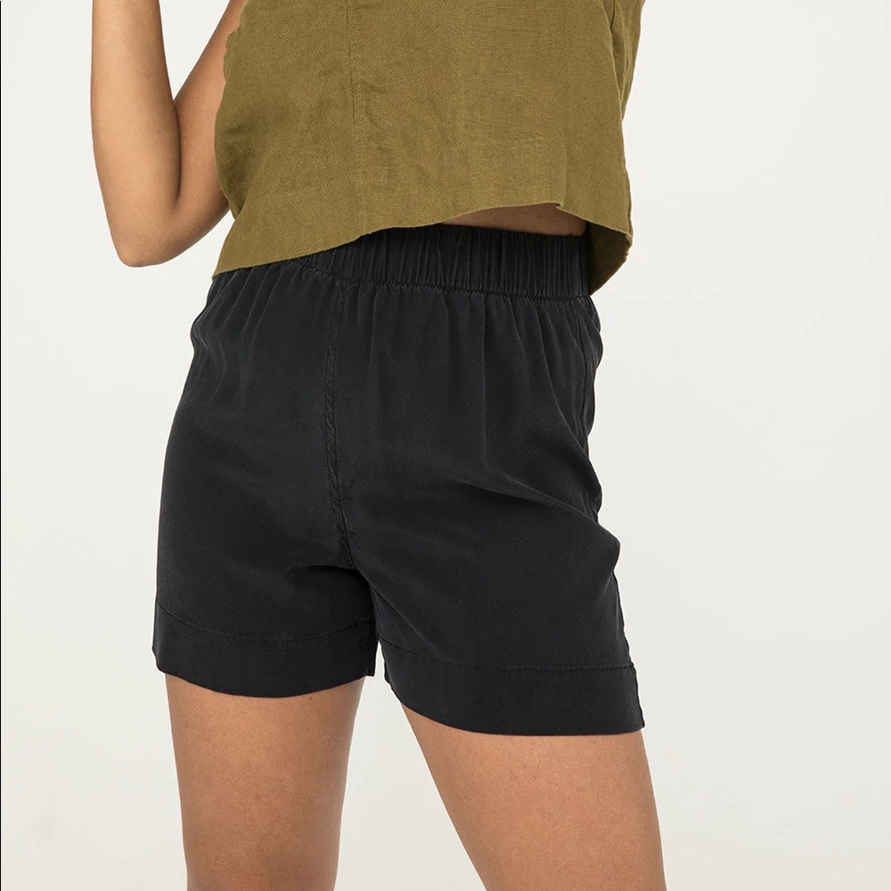Elizabeth Suzann Florence Short in Silk Crepe